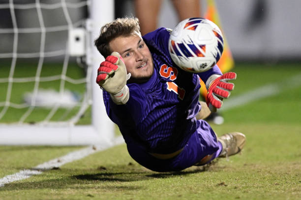 通过与佩德 通过与佩德